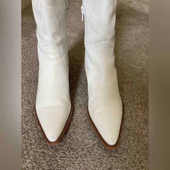 Women’s white cowboy boots - Picture 4 of 9